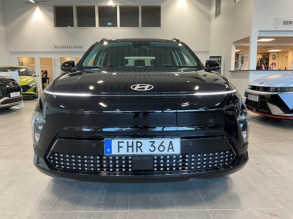 Hyundai Kona 2 of 5
