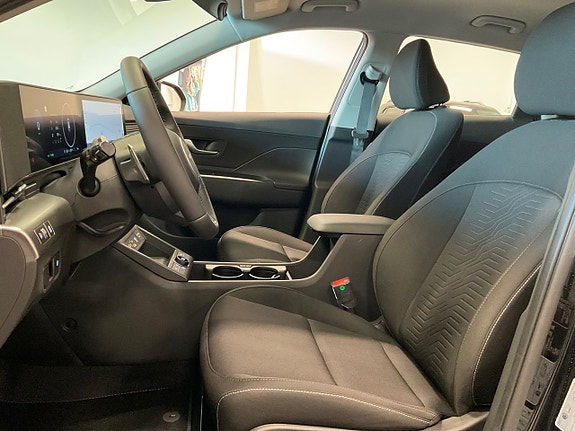 Hyundai Kona 8 of 17