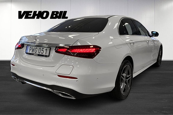 Mercedes-Benz E300 de 3 of 16