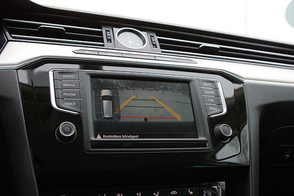 Volkswagen Passat Alltrack 20 of 26