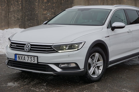 Volkswagen Passat Alltrack 10 of 26