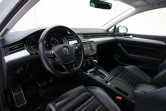 Volkswagen Passat Alltrack 19 of 26