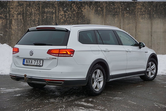 Volkswagen Passat Alltrack 11 of 26