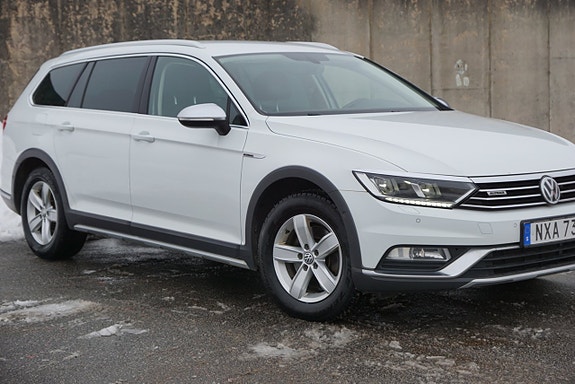Volkswagen Passat Alltrack 3 of 26