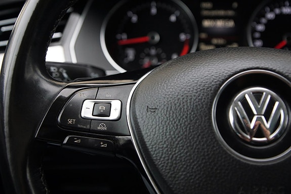 Volkswagen Passat Alltrack 15 of 26