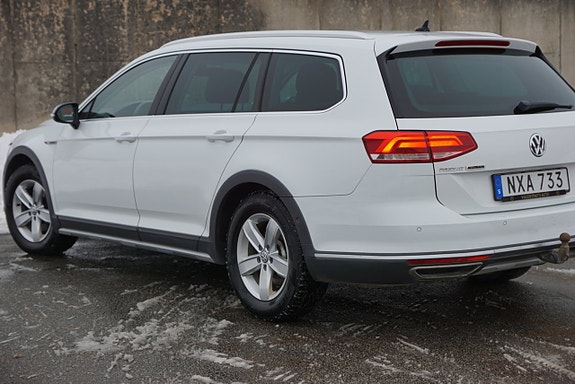 Volkswagen Passat Alltrack 5 of 26