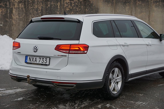 Volkswagen Passat Alltrack 13 of 26