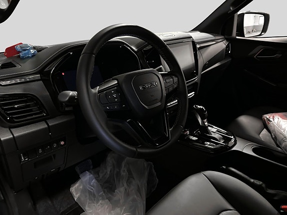 Isuzu D-max 8 of 13