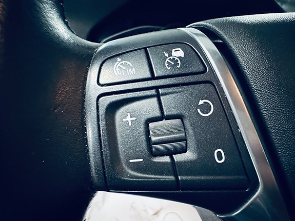 Volvo V60 9 of 19