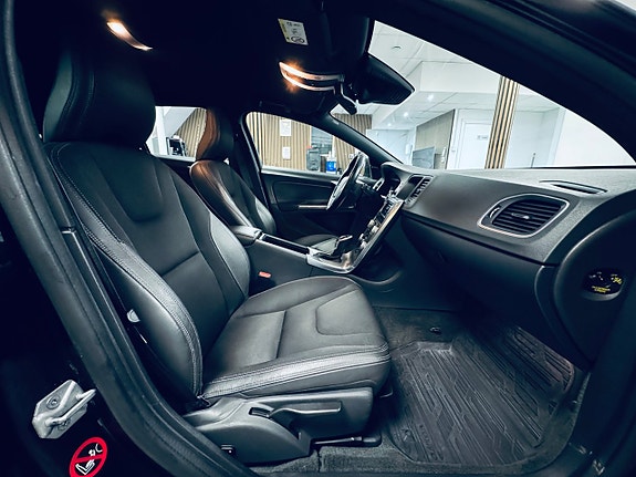 Volvo V60 13 of 19
