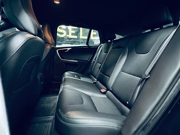 Volvo V60 16 of 19