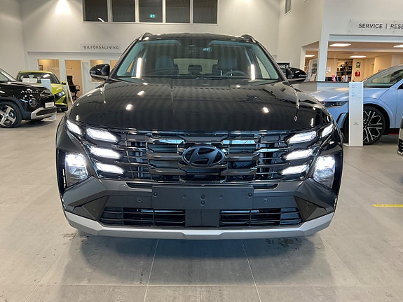 Hyundai Tucson 2 of 16