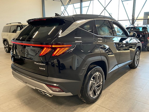 Hyundai Tucson 4 of 16