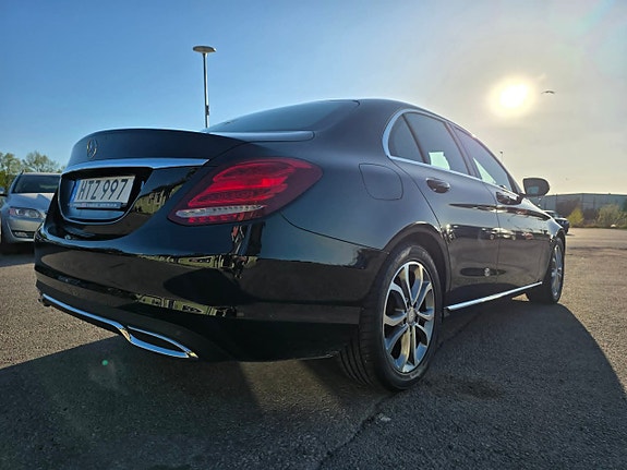 Mercedes-Benz C220 d 3 of 11