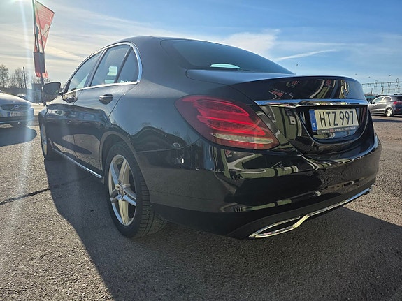 Mercedes-Benz C220 d 2 of 11