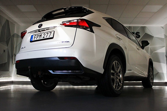 Lexus NX 300h 8 of 27