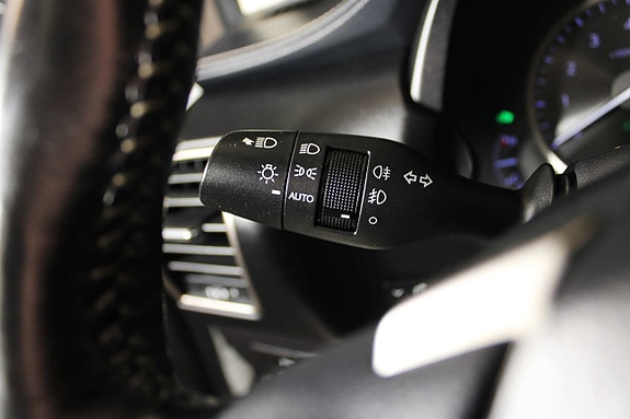 Lexus NX 300h 25 of 27