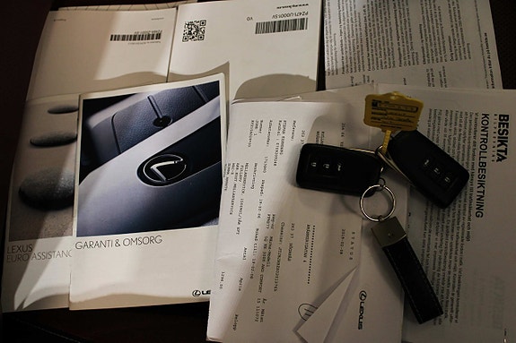 Lexus NX 300h 27 of 27
