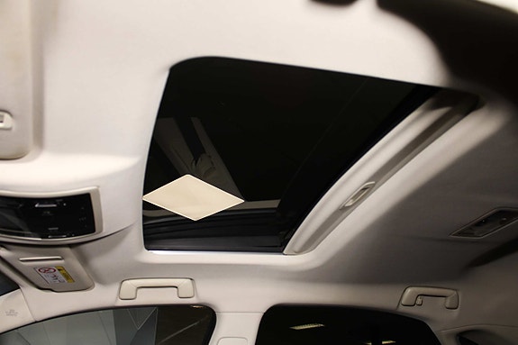 Lexus NX 300h 16 of 27
