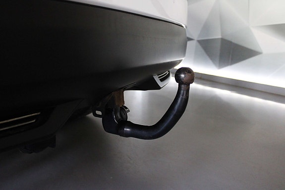 Lexus NX 300h 24 of 27