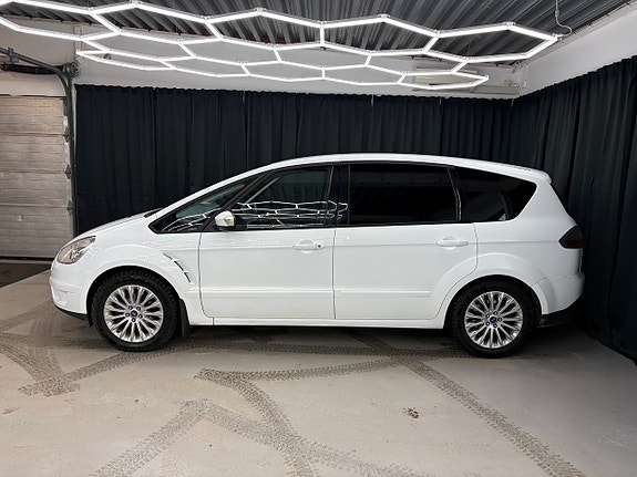 Ford S-MAX 12 of 14