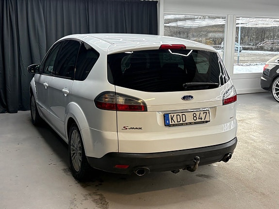 Ford S-MAX 3 of 5