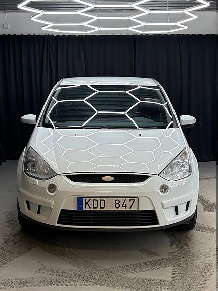 Ford S-MAX 11 of 14
