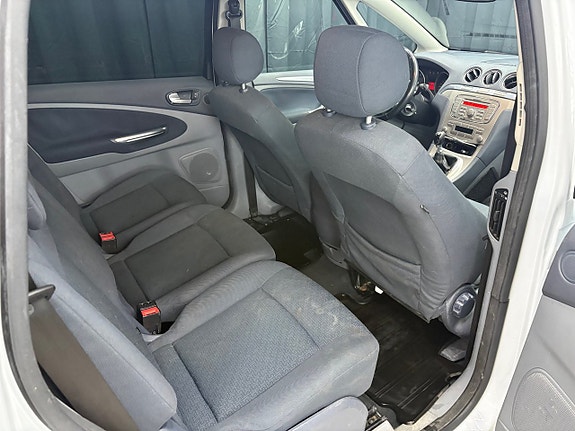 Ford S-MAX 8 of 14