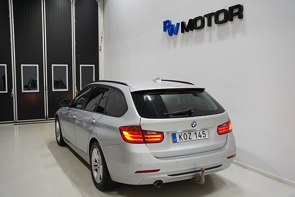 BMW 320d 4 of 5