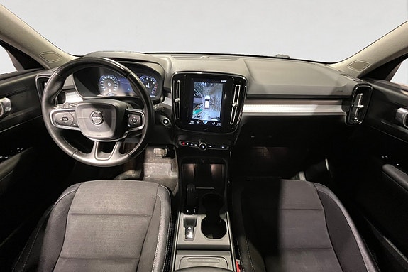 Volvo XC40 11 of 17