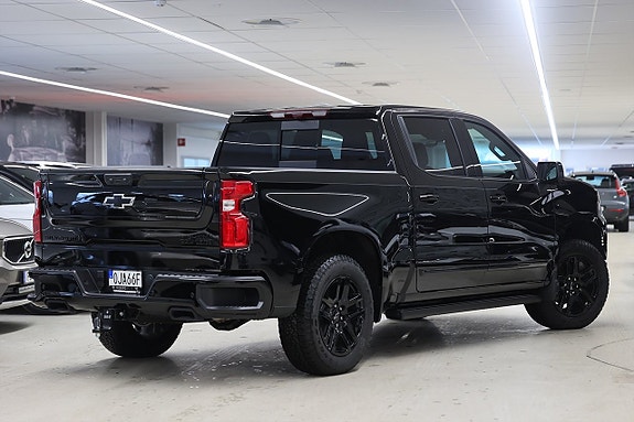 Chevrolet Silverado EV 6 of 27