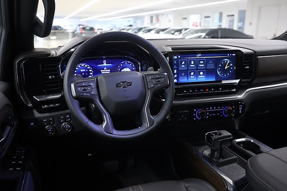 Chevrolet Silverado EV 24 of 27