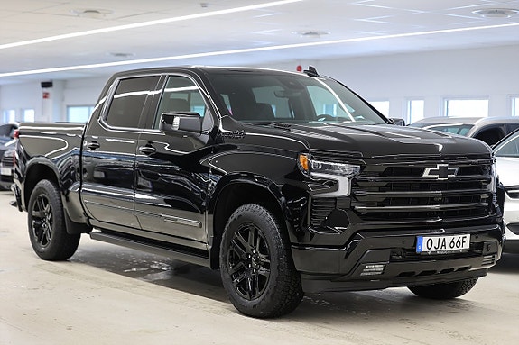 Chevrolet Silverado EV 7 of 27