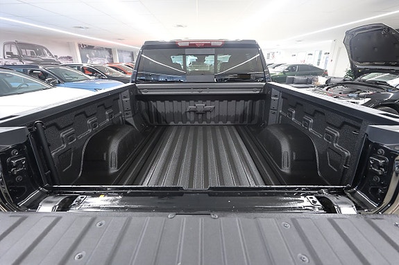 Chevrolet Silverado EV 10 of 27