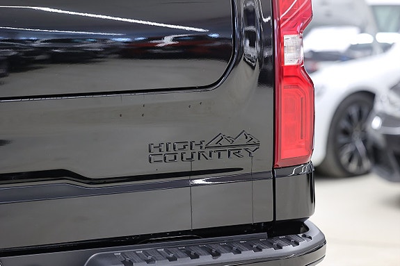 Chevrolet Silverado EV 9 of 27