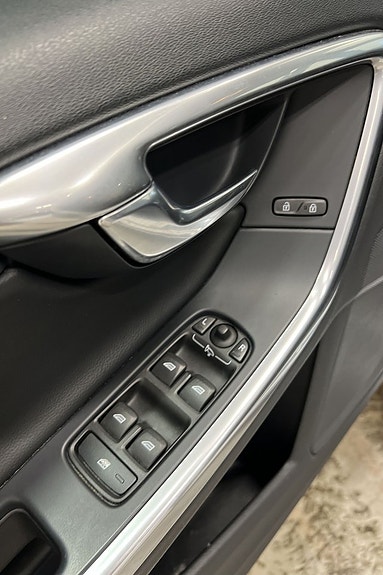 Volvo V60 9 of 25