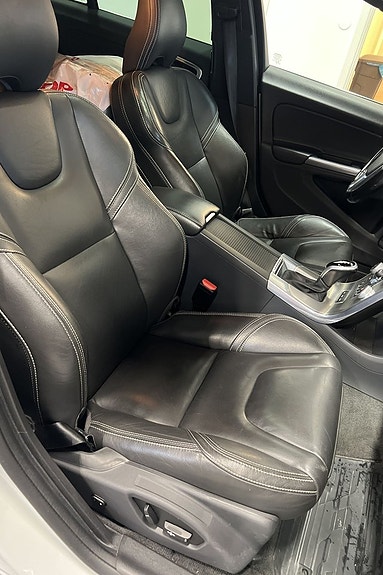 Volvo V60 14 of 25