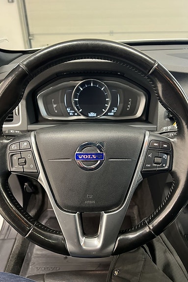 Volvo V60 16 of 25
