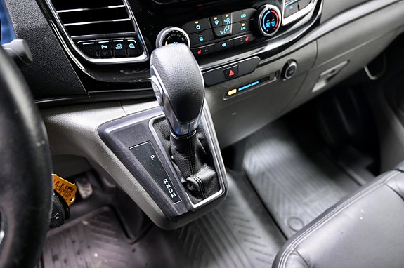 Ford Transit Custom 11 of 16