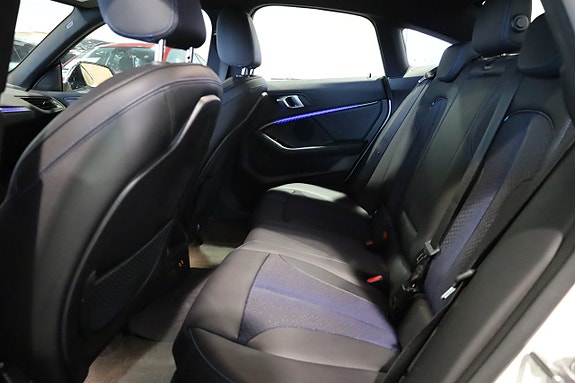 BMW 218 15 of 28