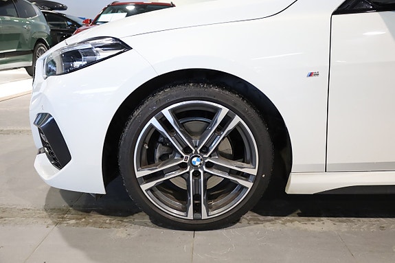 BMW 218 7 of 28
