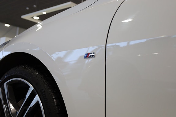 BMW 218 11 of 28