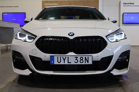 BMW 218 8 of 28