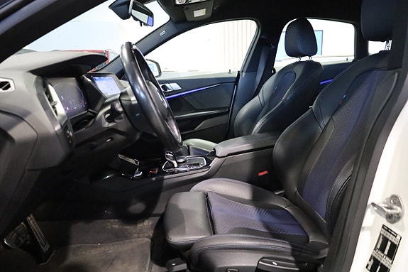 BMW 218 13 of 28