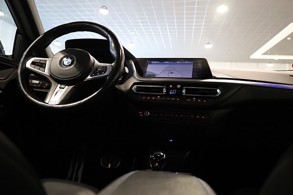 BMW 218 18 of 28