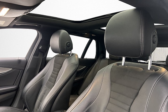 Mercedes-Benz E200 10 of 30