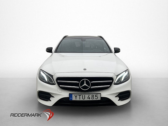 Mercedes-Benz E200 2 of 5