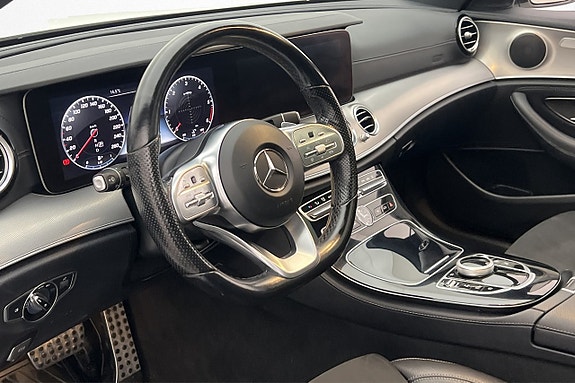 Mercedes-Benz E200 9 of 30