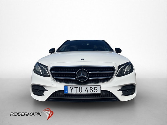 Mercedes-Benz E200 2 of 30