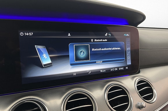 Mercedes-Benz E200 18 of 30